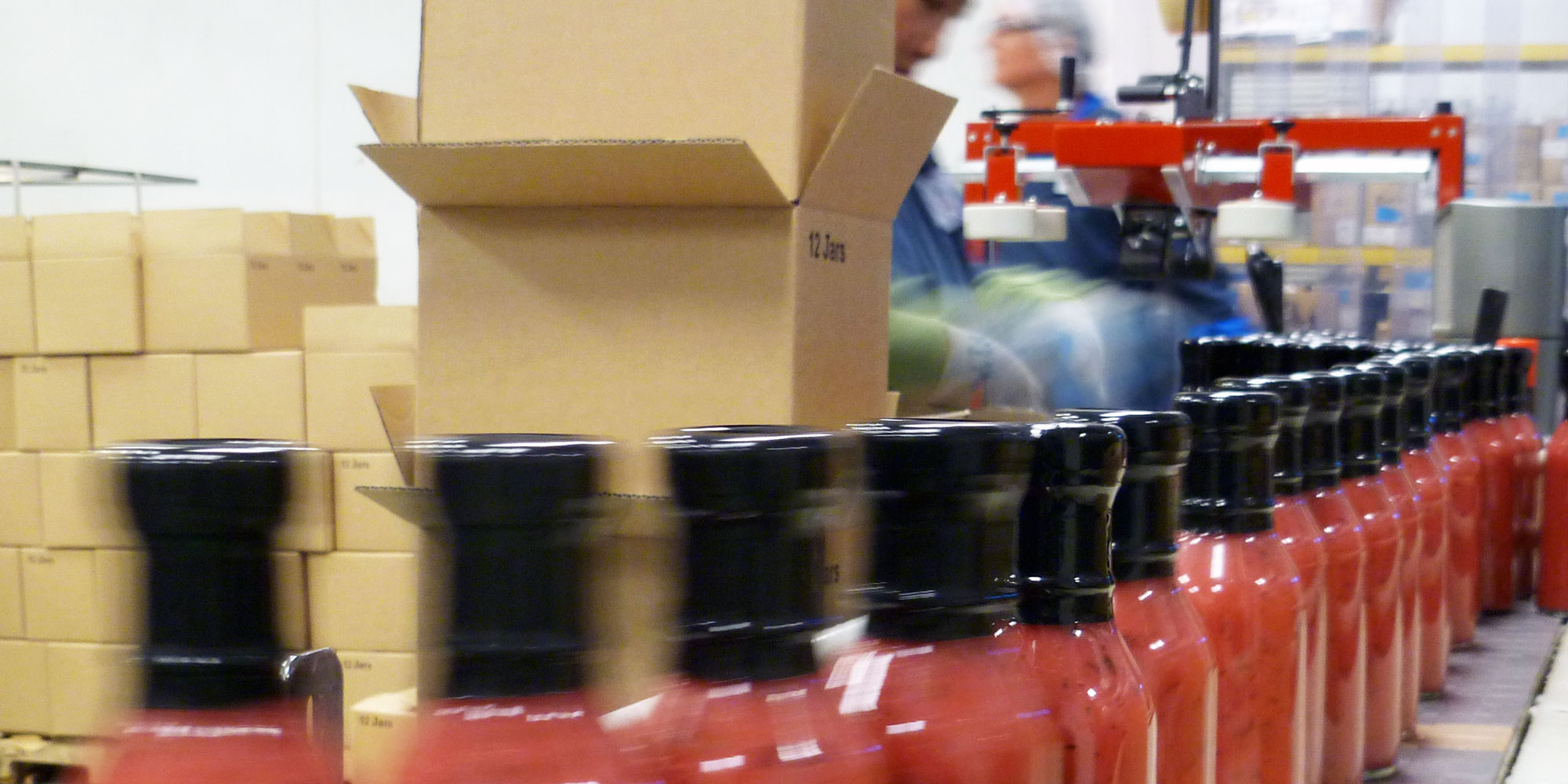 pink-bottles-conveyor